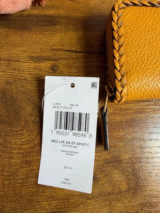 Coach Pebbled Leather Buttercup  Zip Wallet - Picture 2 of 6